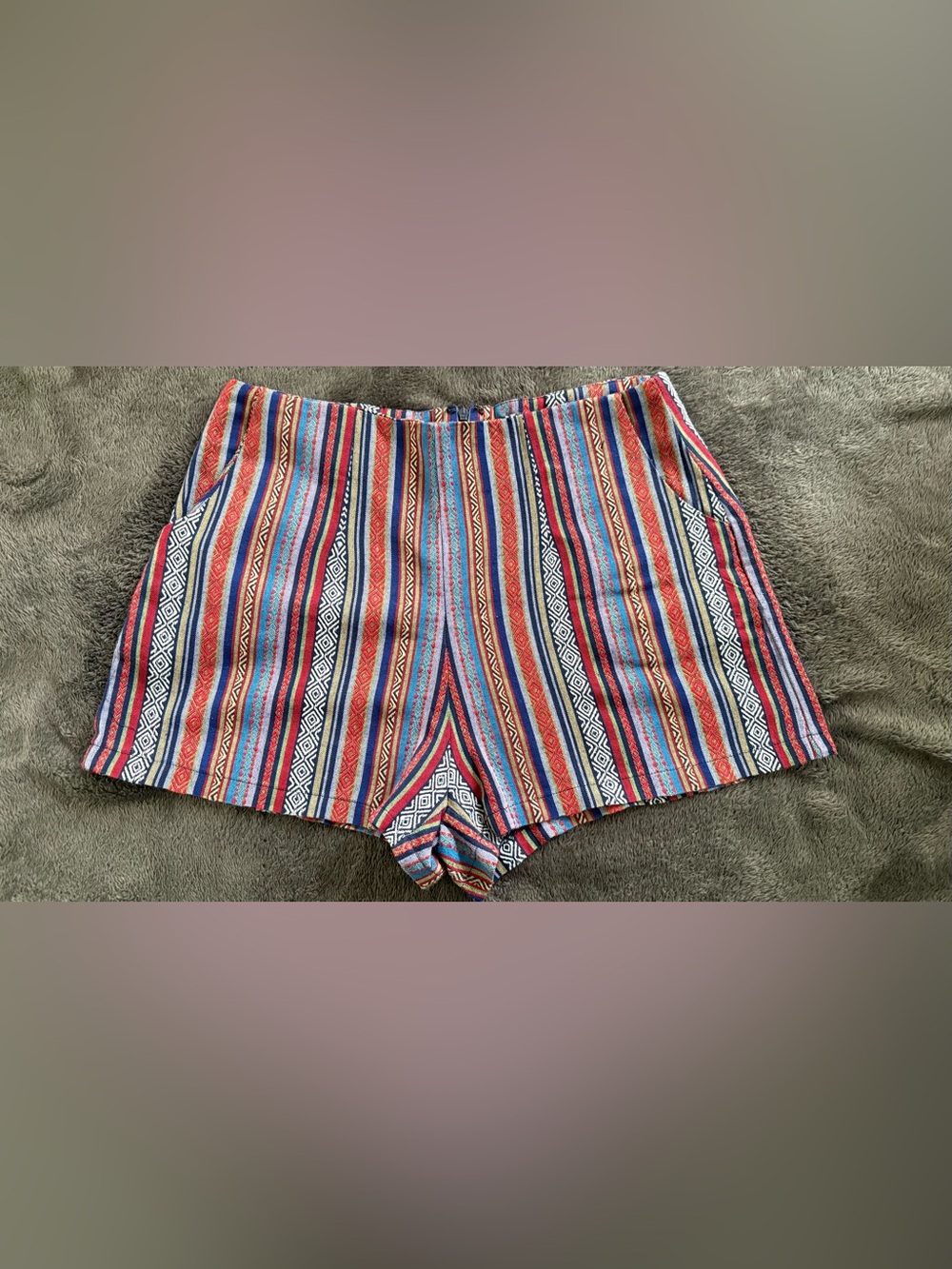 Striped Multicolor High-Waist Shorts. Woven garment. Like new. Medium size